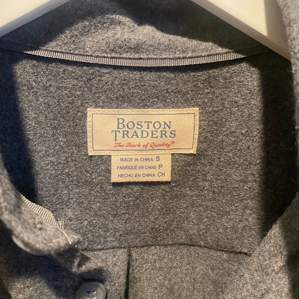 Boston Traders Long sleeve button up size small gray 100%‎ cotton